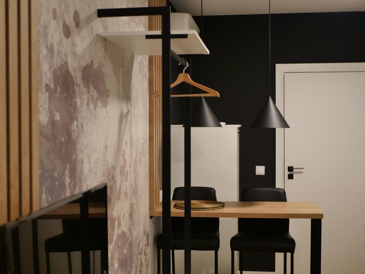 Przytulna Kawalerka 77 Apartment Wroclaw Bagian luar foto